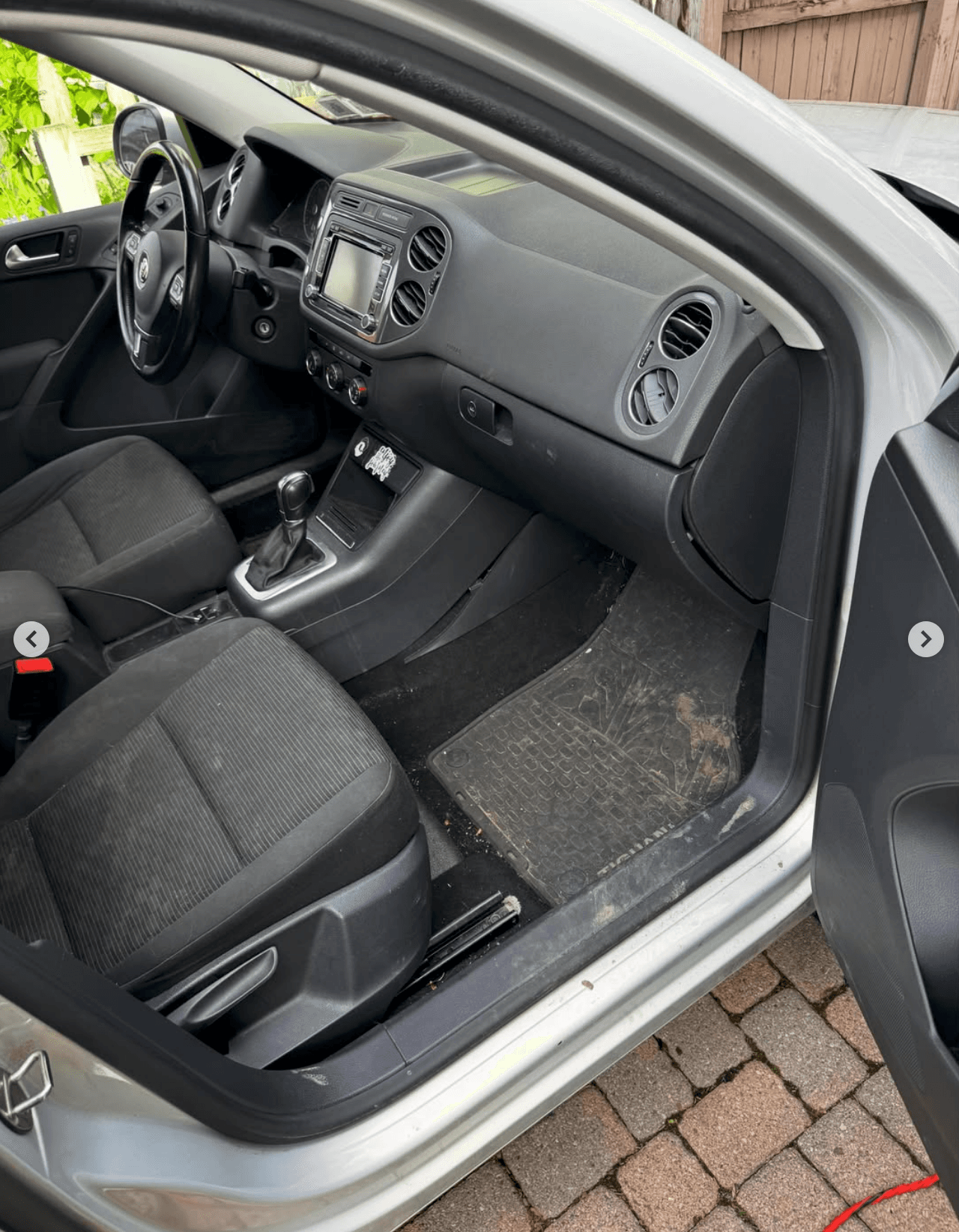 VW Tiguan — deep carpet & floor mat clean